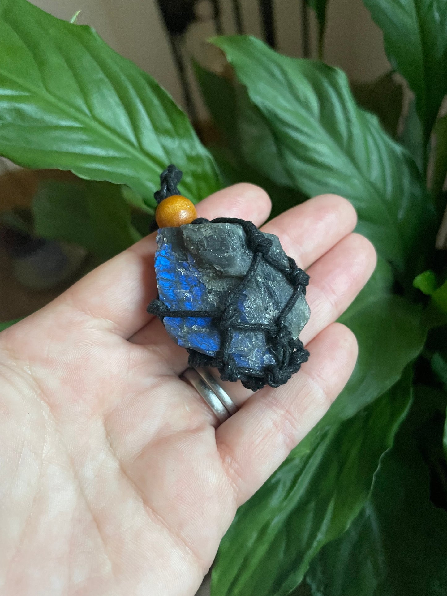 Labradorite cord net necklace