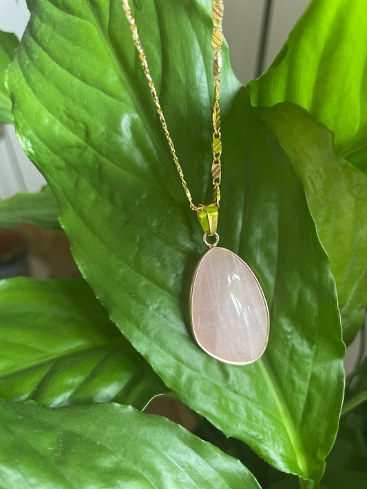 Rose Quartz Pendant Necklace